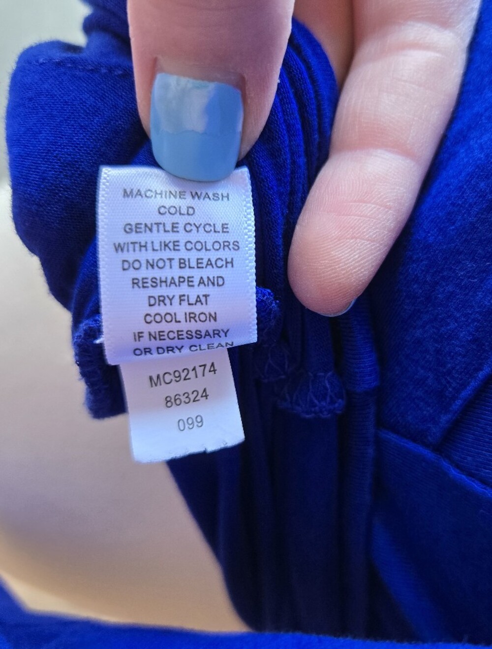 Cable & Gauge Royal Blue Twist‑Front V‑Neck Top – Women’s Size Medium - Picture 6 of 15